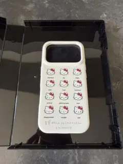 urban sophistication ハローキティ iPhone17proのサムネイル