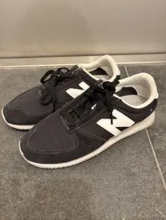New Balance ブラック スニーカー