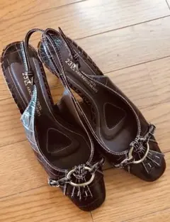 23区牛型押しサンダル パンプス　お値下げ