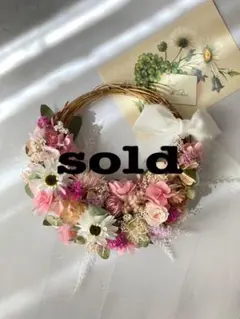 ドライフラワーとプリザーブドフラワーのハーフリース