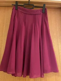 光沢 ひざ丈スカート