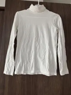 無印良品　タートルネック　長袖　ホワイト