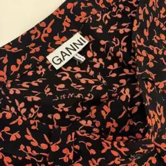 GANNI 総柄 フレアスカート　花柄 オレンジ　ブラックのサムネイル