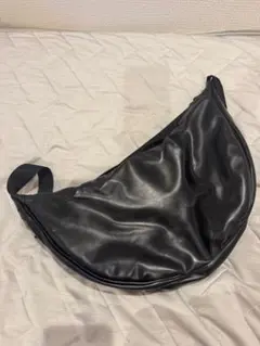 UNIQLO :C レザータッチラウンドショルダーバッグ