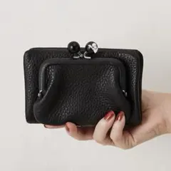 【美品】ear PAPILLONNER 牛革がま口折り財布　黒