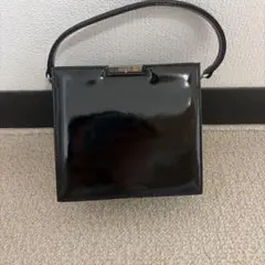 ブラック エナメルハンドバッグ　ロペのサムネイル