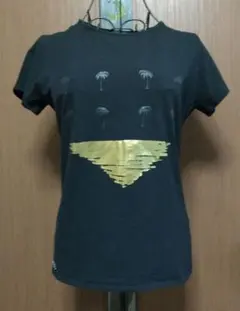 KRIZIA　Ｔシャツ　黒　４６　半袖　イタリア製のサムネイル