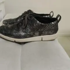 Clarks シルバー スニーカー レースアップのサムネイル