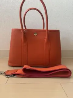 美品　オレンジ　ハンドバッグ　2way ショルダーストラップ付きのサムネイル