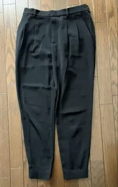 ユニクロ　ドレープジョガーパンツ　ブラック　M