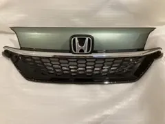 ユ*g様 フリード　ブラックグリル フロントグリル ブラック塗装準備（ホンダ フリードハイブリッド・GB7