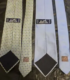 HERMES　シルクネクタイ2セット パターン柄・水色