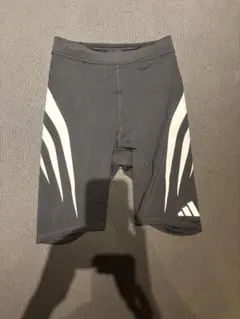 アディダス　ハーフタイツ　Mサイズ