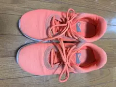Nike オレンジ ランニングシューズ