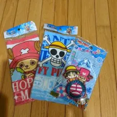 ワンピース　 ミニタオルハンカチ２枚とタオルホルダーセット
