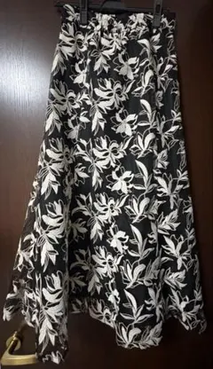 マーキュリーデュオ スカート 花柄のサムネイル