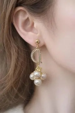【Dモチーフ】パール 揺れるピアス／ゴールド／上品 大人可愛い