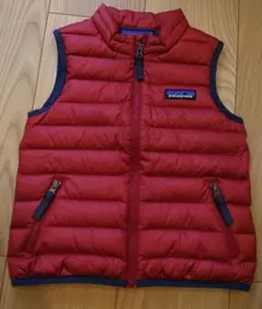 patagonia 赤 中綿ベスト 2T（90cm~）のサムネイル