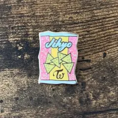 TWICE ジヒョ ピンバッジ