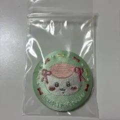 ちいかわ　刺繍缶バッジ　くりまんじゅう