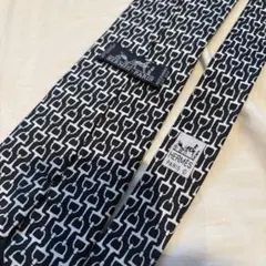 「HERMES エルメス ネクタイ シルク100% ブラック 総柄 フランス製」