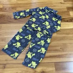 海外子供服　ポケモン　ピカチュウ　パジャマ　サイズ110㌢