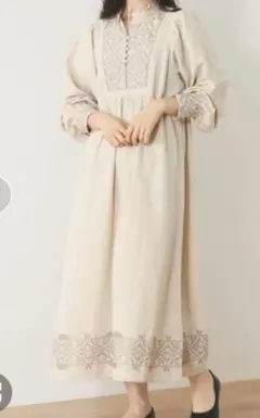 BEAMS HEART ブザム刺繍ワンピースのサムネイル