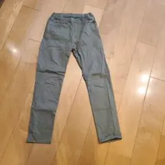UNIQLO カーキ色 長ズボン 160サイズ