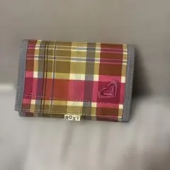 ロキシーROCY三つ折り財布のサムネイル