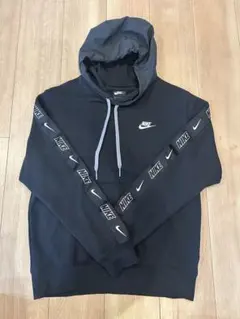 Nike 黒　パーカー Mサイズ