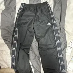 adidas ブラック トレーニングパンツ