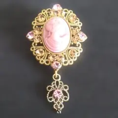 カメオスタイル ピンクブローチ