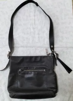 コーチ　ブラックレザーショルダーバッグ