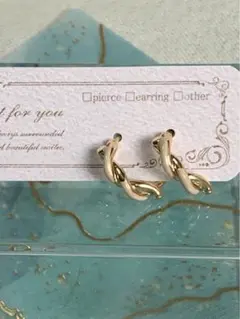 ★フープピアス★ゴールドツイスト★コンビ★大人★チタン★