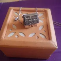 美品 SNOOPY スヌーピー 10周年 犬小屋 ネックレス ペンダント