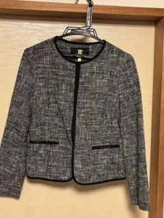 グレー系 ノーカラージャケットとタイトスカートセット