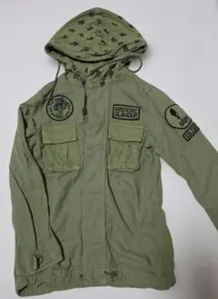 ヒステリックミニ　ヒスミニ　ミリタリーパーカージャケット　総柄　ワッペン