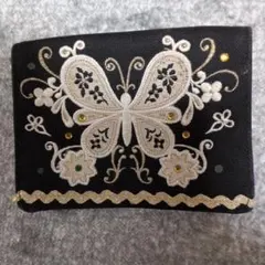 蝶と薔薇の刺繍入りポケットティッシュケース 2点セット - メルカリ