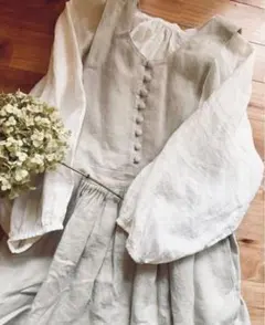 ハンドメイド作家さま☆リネンふわふわワンピース(オフ) ハンドメイド作家さま☆リネンふわふわワンピース(オフ) - メルカリ