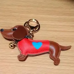 ダックスフンド キーホルダー 赤い服 ハート