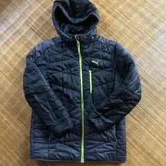 PUMA フード付きブラックダウンジャケット