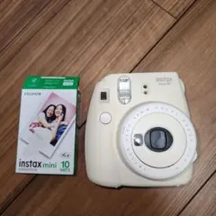 FUJIFILM instax mini 8+ 本体 10シート付き