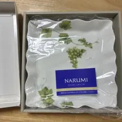 【新品未使用】NARUMI ナルミ ボーンチャイナ スクエアプレート 皿　白地