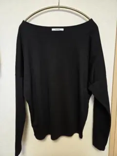 SLOANE 小顔Tシャツ ブラック boutique310 佐藤佳菜子 - メルカリ