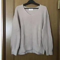 【新品】グレーベージュ Vネック ニット 長袖