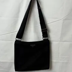 PRADA ナイロンショルダーバッグ ブラック 薄型フラット正規品26x28