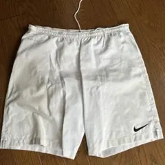 Nike ホワイト ハーフパンツ