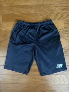 New Balance ブラック ハーフパンツ　150