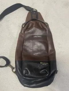 美品】マスターピース ボディバッグ レザー ブラック ゴールド金具