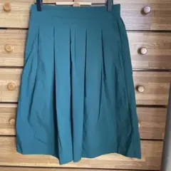 美品安価グリーン フレアスカート ひざ丈
